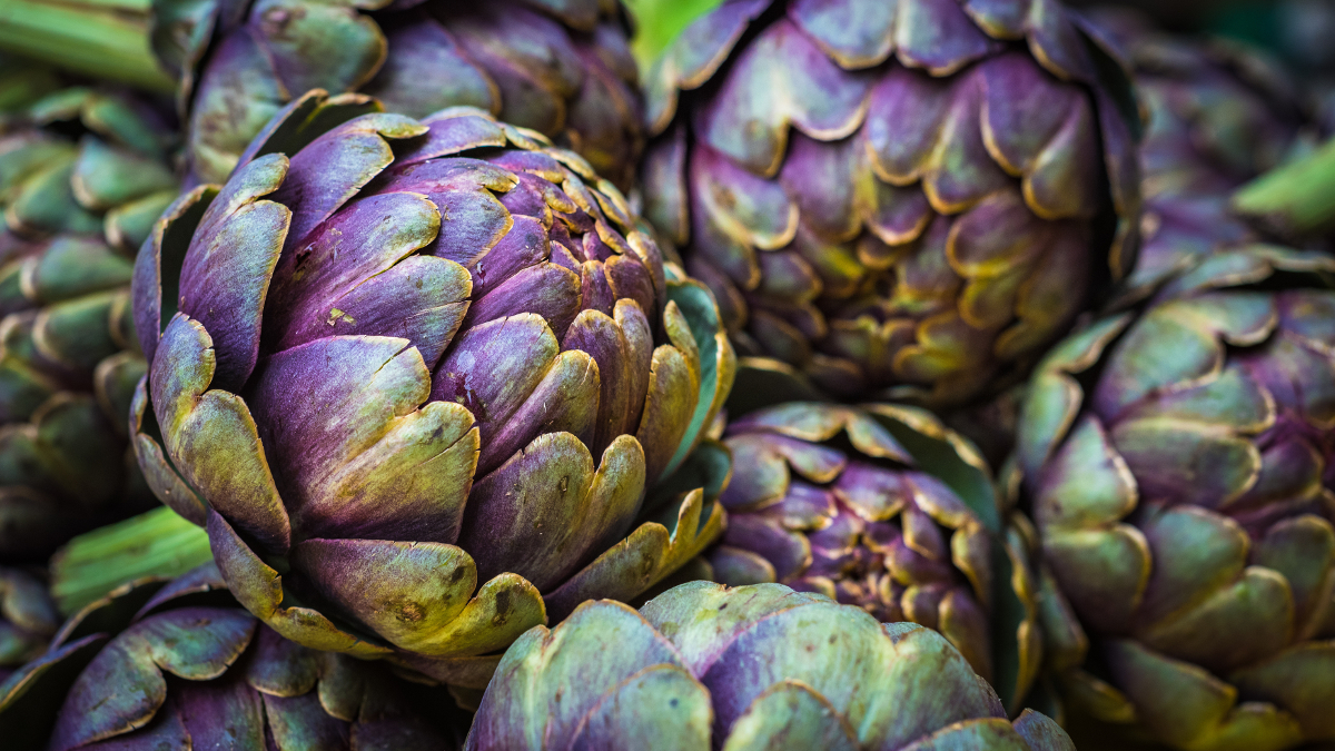 Artichokes piled up